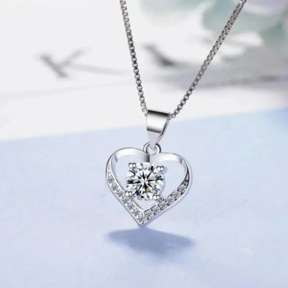 925 Sterling Silver Diamond Heart Pendant Necklace